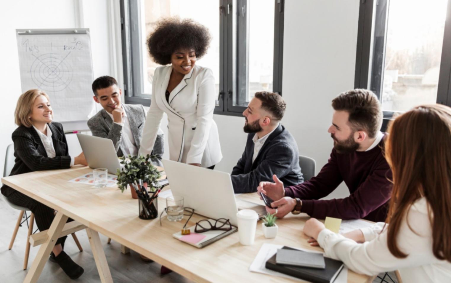 Planificación financiera personalizada para objetivos reales